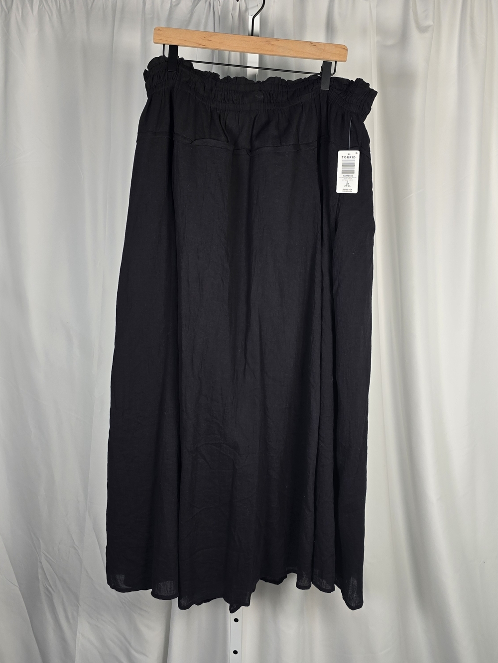 Torrid Festi Smocked Crinkle Gauze Tiered Black Skirt Size 3. Boho